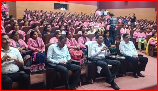 सीएम के निर्देश श्रृंखला में डीएम का फील्ड वकर्स आशाओं से लगातार चौथा संवाद