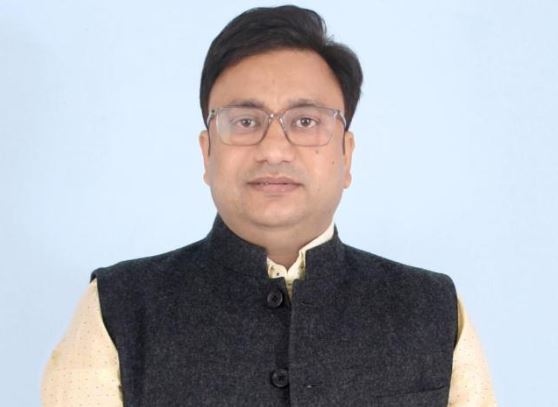 राजनीति में जनता का भरोसा ही बनाता है विजेता