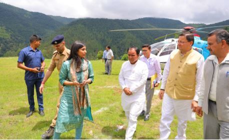 पौड़ी जिले के आपदा प्रभावित क्षेत्रों का दौरा करने पहुंचे मुख्यमंत्री