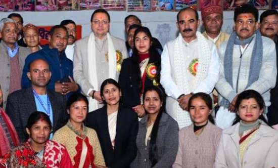 सरस्वती शिशु मंदिर ताड़ीखेत में मुख्यमंत्री का विद्यार्थियों से संवाद