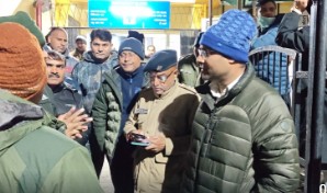 सुरंग के भीतर मजदूरों को लाने-ले जाने वाली दो लोको ट्रेनों में टक्कर