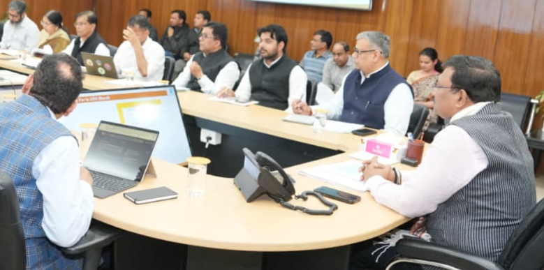 मुख्य सचिव की अध्यक्षता में व्यय-वित्त समिति की बैठक