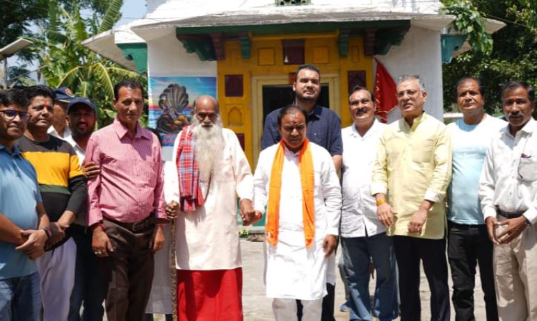 स्वच्छता अभियान में किया श्रमदान, खिर्सू में सड़क परियोजना का लोकार्पण